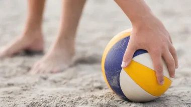 Młodzi siatkarze ze Świętochłowic trenowali nad Bałtykiem. Bursztynu szukali nocą