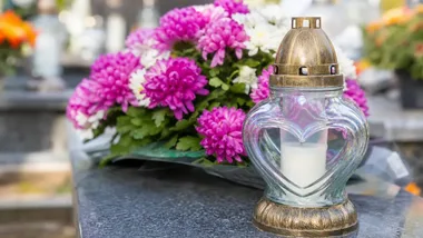 Zmiany przy cmentarzach i wzmożone kontrole. Policja ostrzega przed Wszystkimi Świętymi