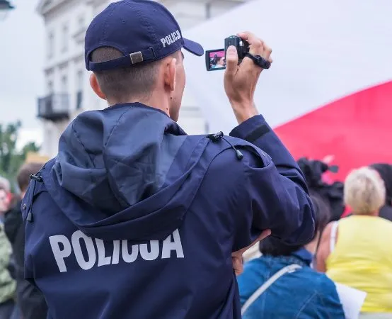 Policjanci uczyli przedszkolaki bezpieczeństwa na drodze w Przedszkolu Kolorado