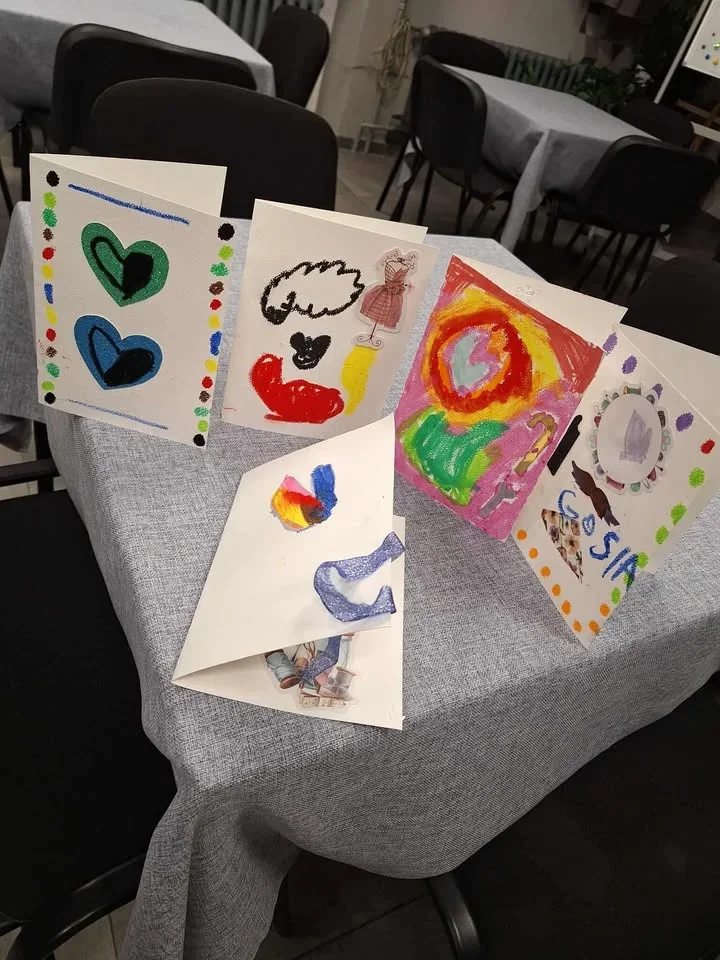 Plastuś w akcji - laurki dla dziadków i zaproszenie na kolejne warsztaty w bibliotece