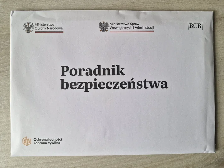 Poradnik bezpieczeństwa czeka w urzędzie. Zebrano w nim wskazówki na trudne sytuacje
