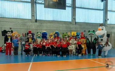 Tłumy, maskotki i fitness dla Kasi – charytatywny dzień ruchu w Świętochłowicach