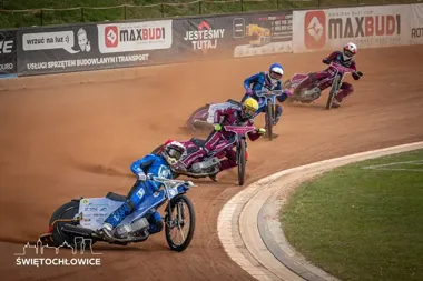 Śląsk Świętochłowice wrócił z hukiem i od razu sięgnął po historyczne punkty