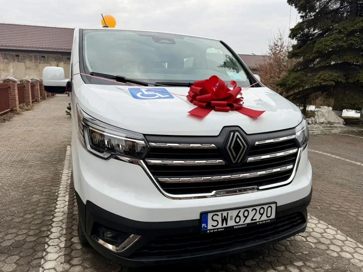 DPS Złota Jesień z nowym samochodem i pochylnią - lepszy dojazd i dostępność