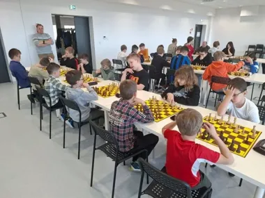 Szachy przy Skałce - młodzi i dorośli pokazali pazur podczas Grand Prix Świętochłowic