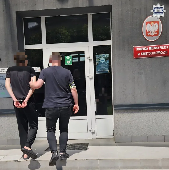 Odebrał ponad 130 tysięcy złotych od ofiary fałszywych policjantów