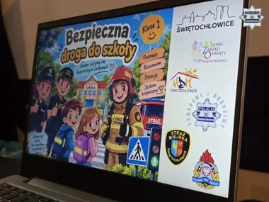 Dzieci ćwiczyły przejście przez jezdnię. Policja uczyła bezpiecznej drogi