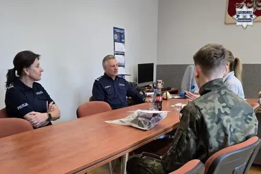16-latek pomógł ująć złodzieja - policjanci nagrodzili jego reakcję