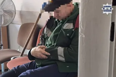 Widelec wbity w dłoń matki - 50-latek z Świętochłowic trafił do aresztu
