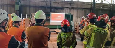 Próbna ewakuacja w ArcelorMittal w Świętochłowicach - strażacy weszli do akcji