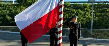 W strażackiej komendzie w Świętochłowicach podnieśli flagę na maszt
